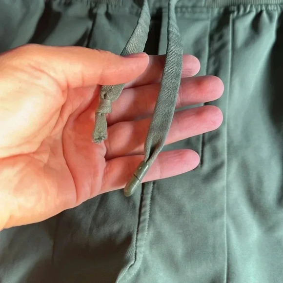 Lululemon - Picture 3 of 6